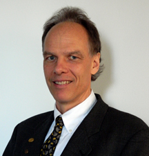 Orthodontist - Dr. Simon Zmuidzinas